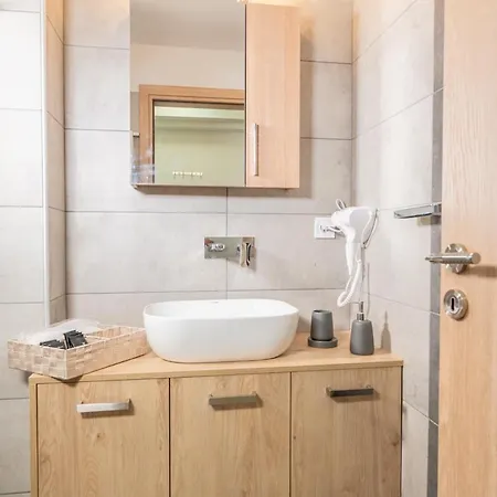 Iaira Apartment Athens Exterior photo
